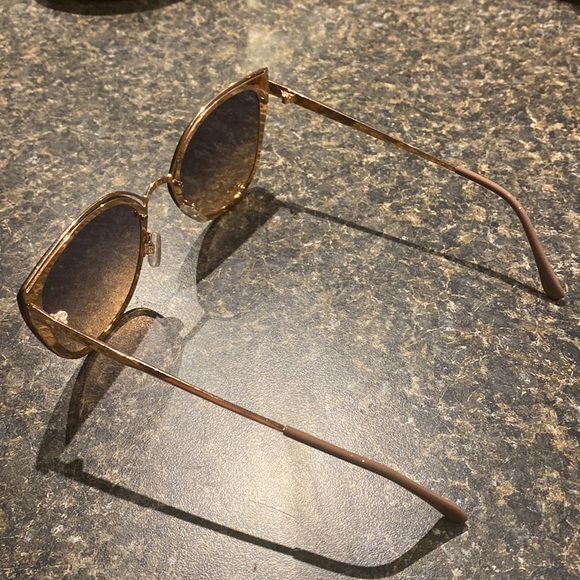 Tahari cat eye sunglasses in rose gold. - Picture 2 of 3